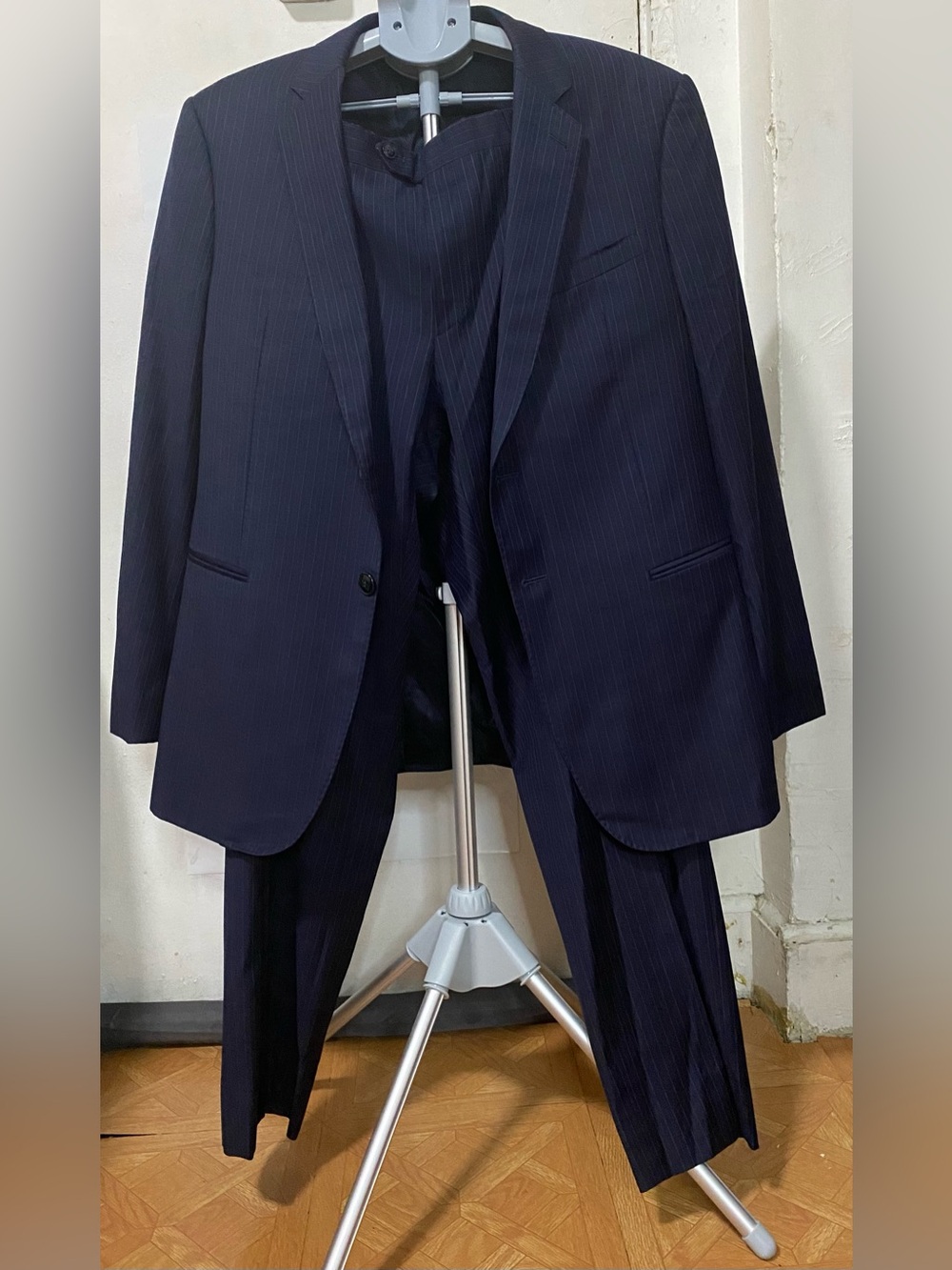 Giorgio Armani Black Label
"Wall Street" Pinstripe Suit
Navy